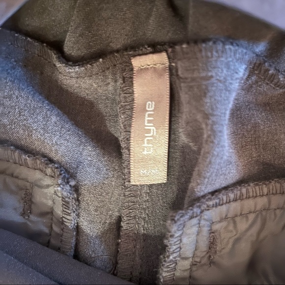✨HP✨ Grey MATERNITY dress pants. Flattering wide leg. Thyme - M. - Picture 2 of 3
